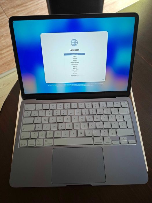 Продавам нов APPLE  Macbook NEO ( INDIGO/A18 PRO CPU/5c GPU/8GB 512 GB-ZE.