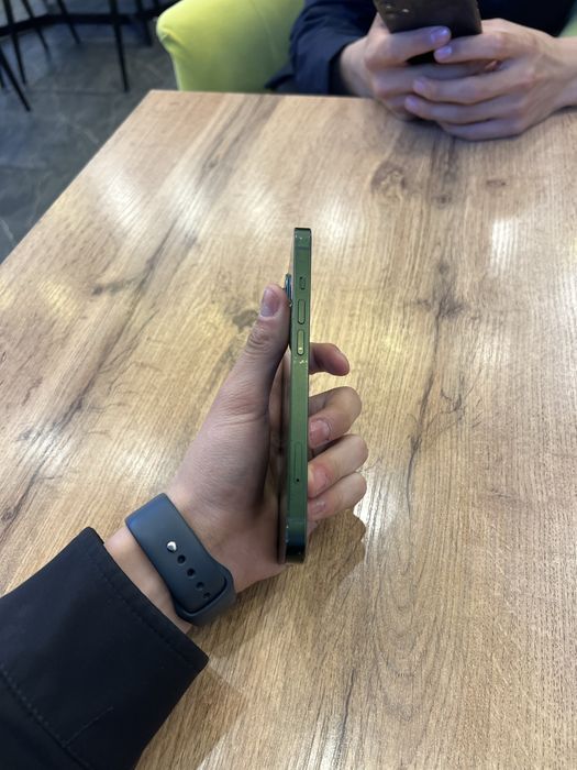 Продам Айфон 13 128гб