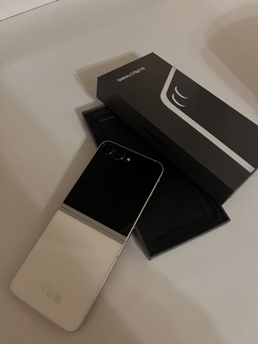 Samsung Galaxy Z Flip7 FE
