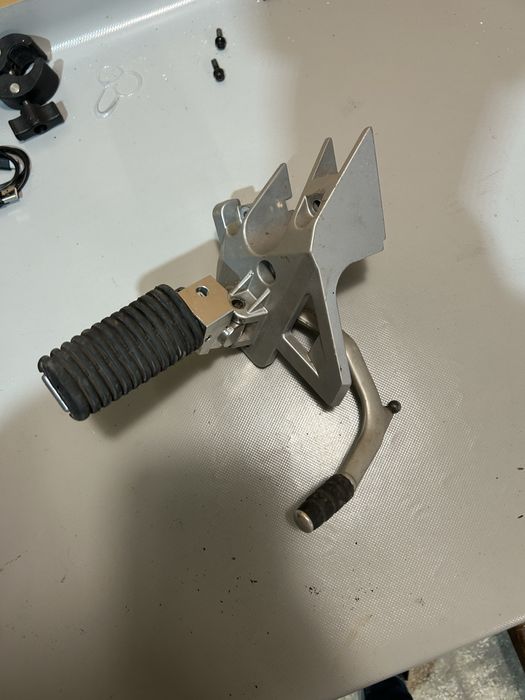 Продавам части за BMW R1100R