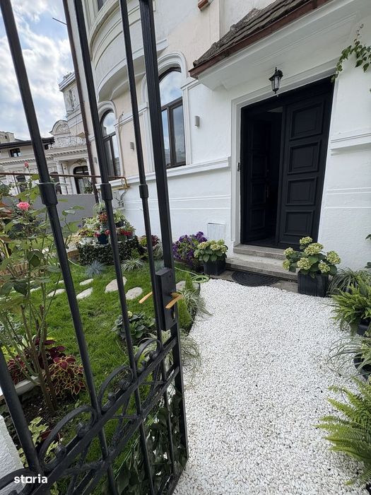 Apartament în vila Piața Unirii-Universitate