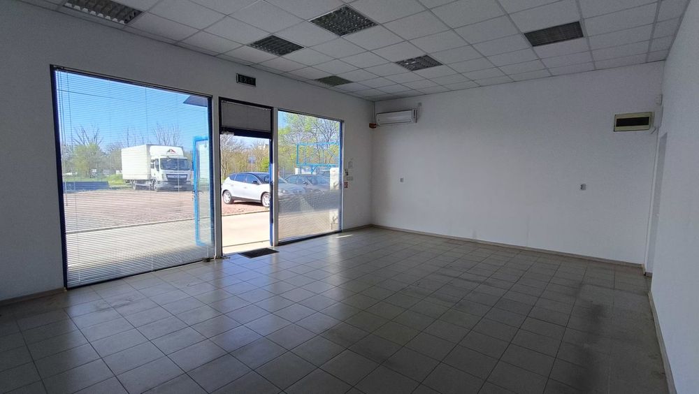 Дава се под наем Магазин в Ямбол, Зорница - 50 кв.м за 306 € - Снимка #2