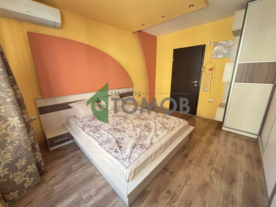 Просторен тристаен апартамент в кв. Билла 1