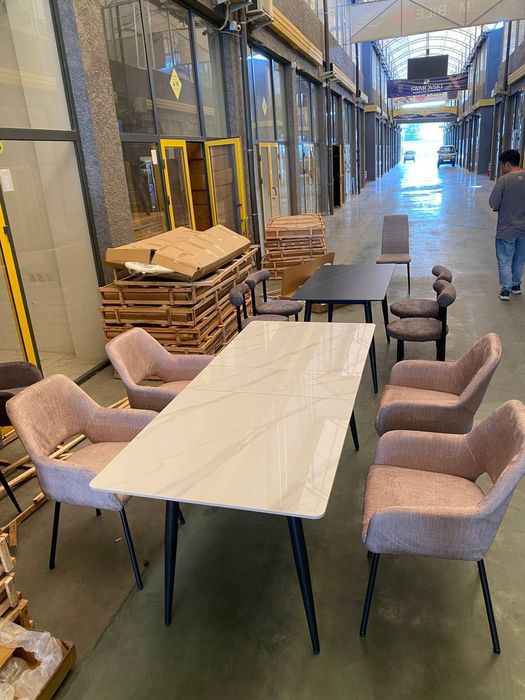 Oshxona zal uchun stol va stullar