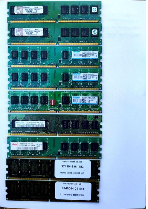 Vând plăcuțe de memorie ram DDR2 cu fregvențe de 666.667.800. Am două plăcuțe de 2GB cu fregvențe de 800 restul de câte 1gb ram  și două de 512