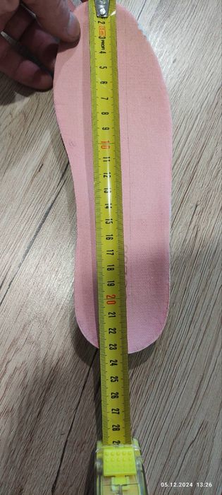 Сникърси Guess