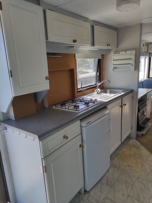 МОБИЛНА КЪЩА / Стационарна каравана