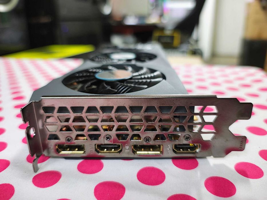 Placa video Gigabyte RTX 3070 EAGLE OC 8GB GDDR6 256-bit.