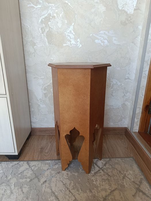 Продается национальной табурет