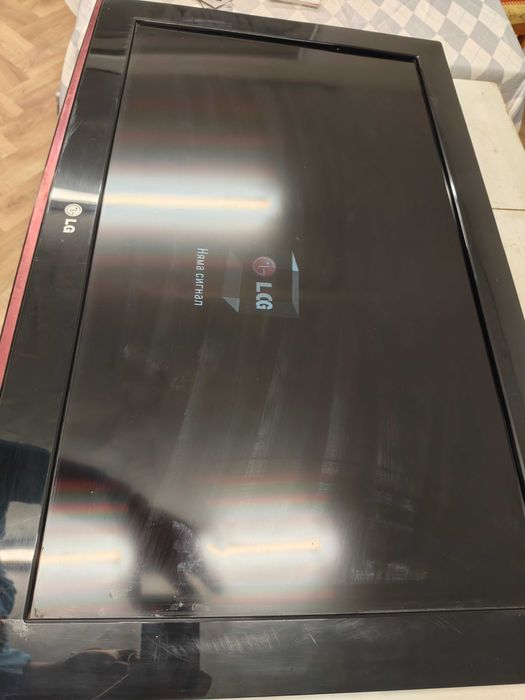 Продавам телевизор LG 32LD350