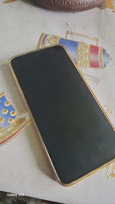 Samsung s 23  utilizat. Prezinta mici uzuri. Perfect functional.