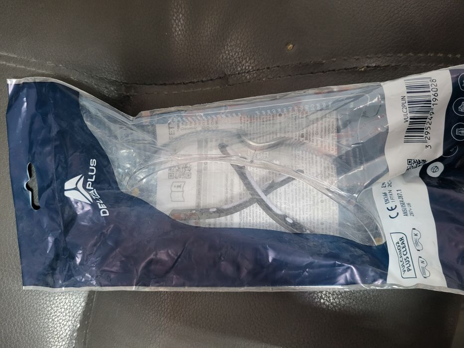 Защитные очки Delta plus