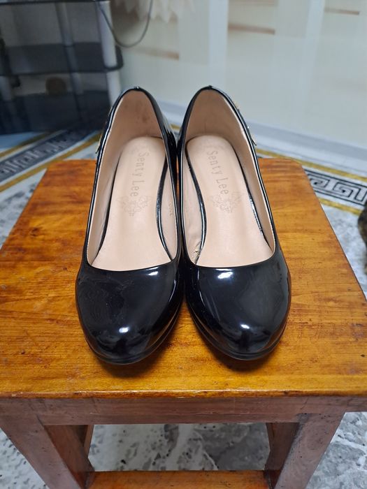 Туфли  36 разм, новые, лакированные