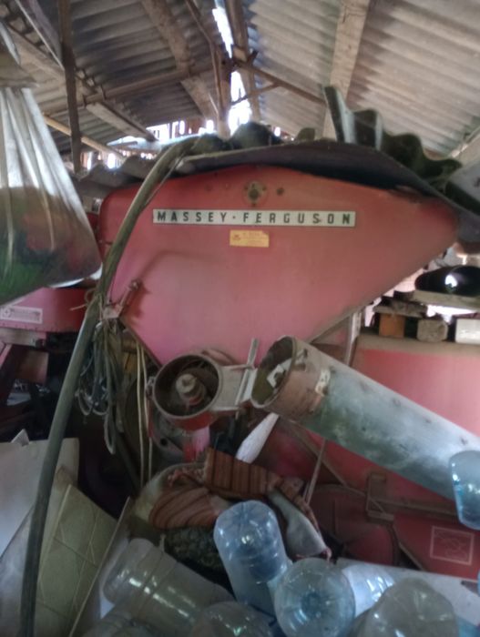 COMBINĂ Massey Ferguson Mf 30-6 (motor 1600 cmc)