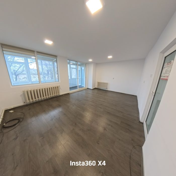 Proprietar inchiriez spatiu birou balcon centru Independentei