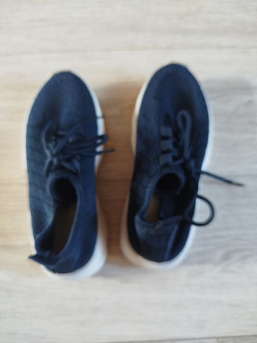 Продам детские вещи и кросовки