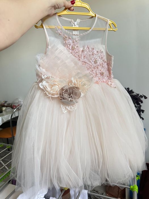 Платье детское красивое