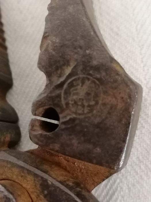 Старинен инструмент