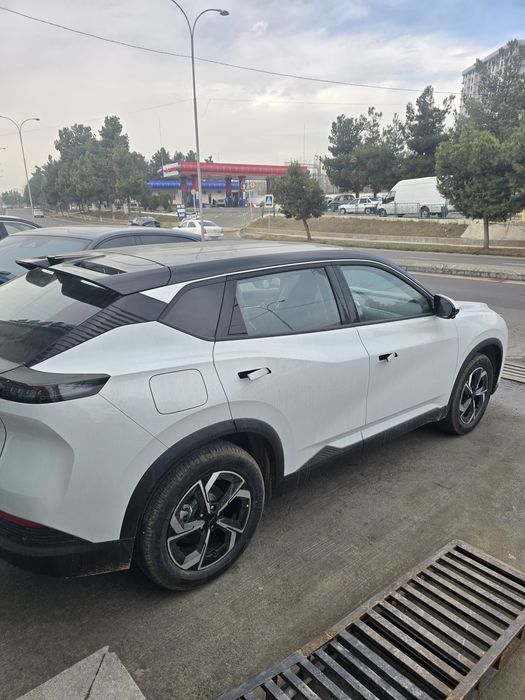 Dongfeng L7 electrocar