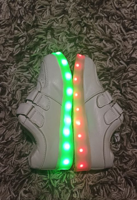 Светещи детски маратонки 31 номер