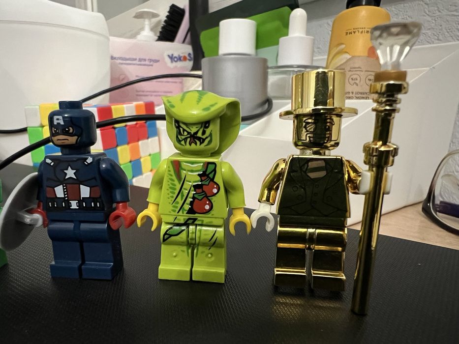 Продам лего фигурки минифигурки