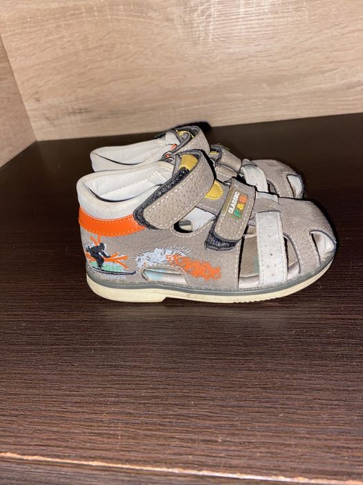 Детские сандали