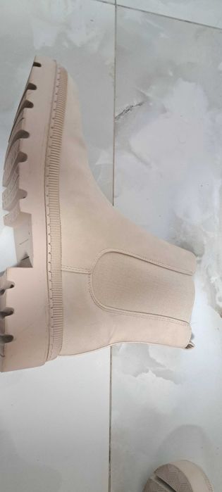 Ghete Chelsea C&A damă, mărimea 40, Bej/Crem - NOI (de pe manechin)