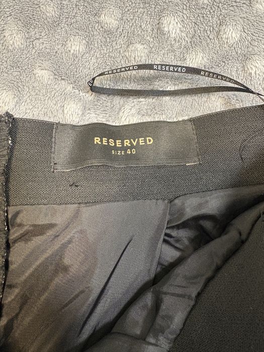 Дамска пола Reserved
