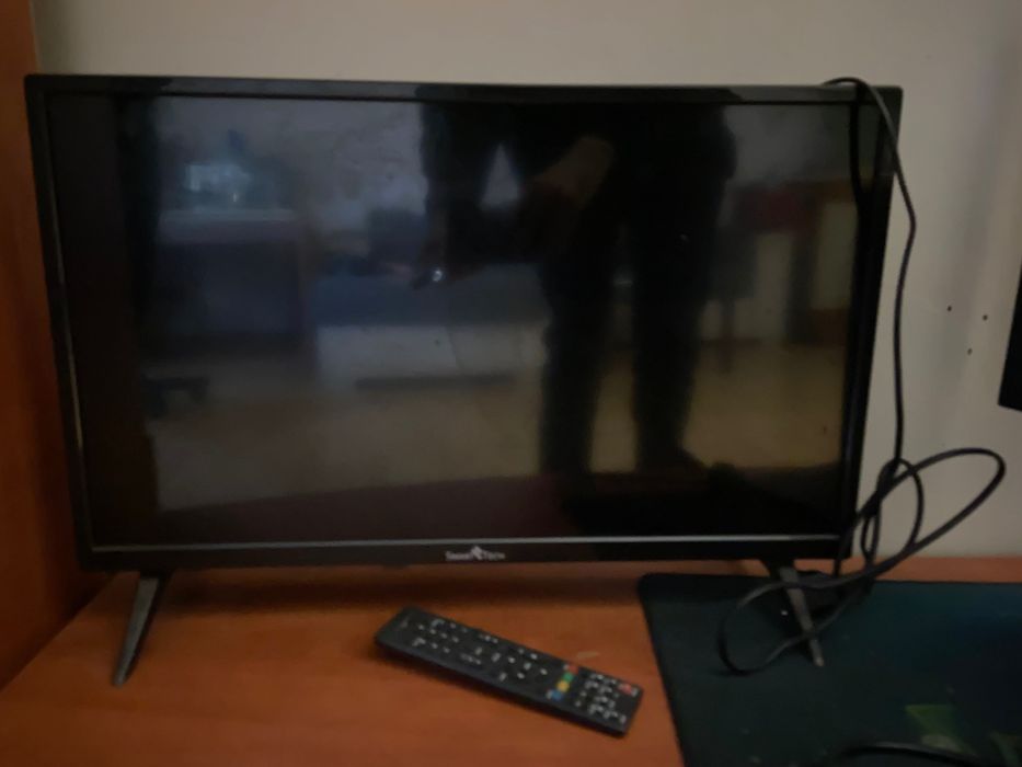 Продавам монитор и телевизор