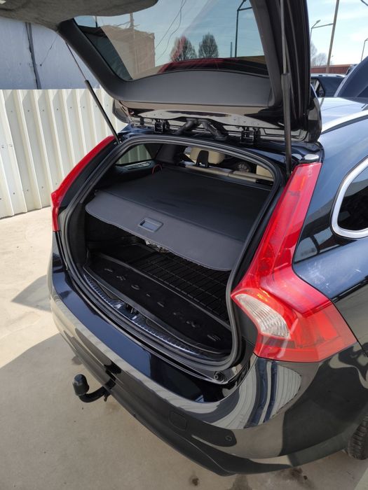 Volvo v60 negru 2015