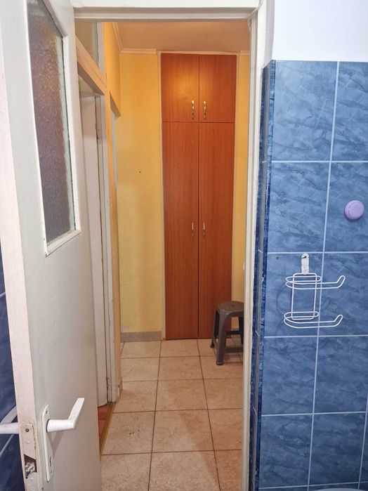 Închiriez garsoniera