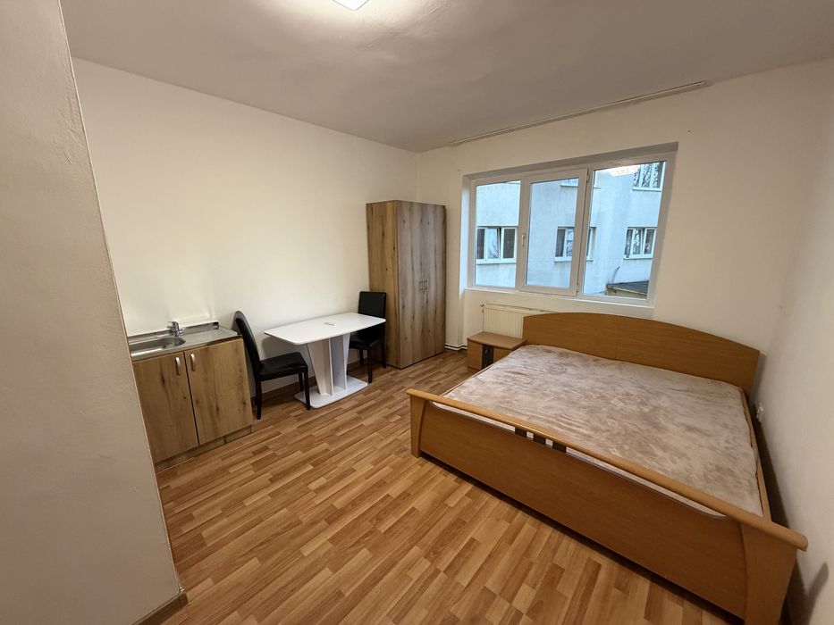 Garsoniera de închiriat