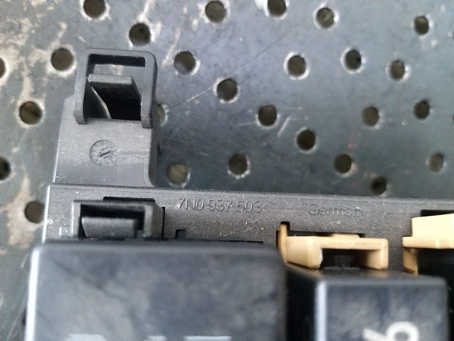 Panou sigurante relee 2.0 tdi audi q3 8u 7n0937503