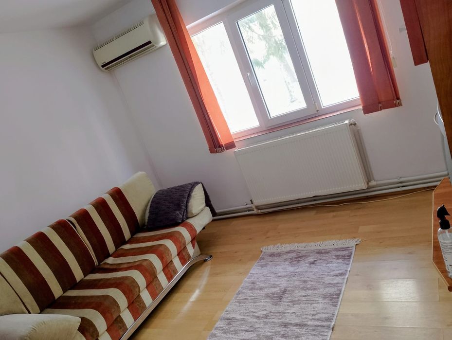 Închiriez apartament 2 camere decomandat