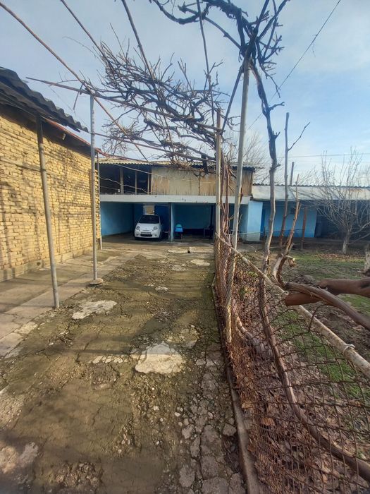 Продается участок в Азадбаше 5 соток 4 ком не долеко от газ заправке