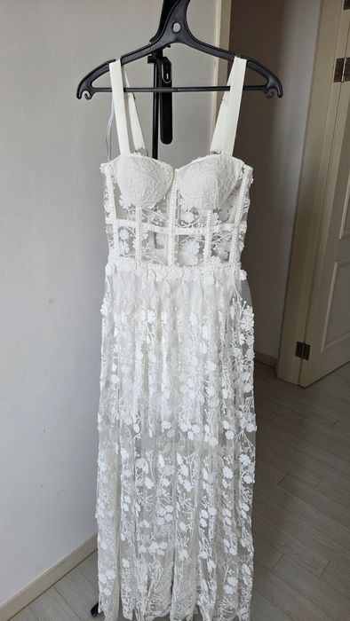 Кружевное платье