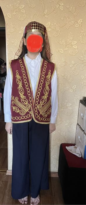 Жилетки, головной убор