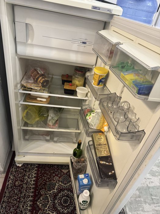 Продается холодильник Российский в хорошем состоянии. Не собирает лед