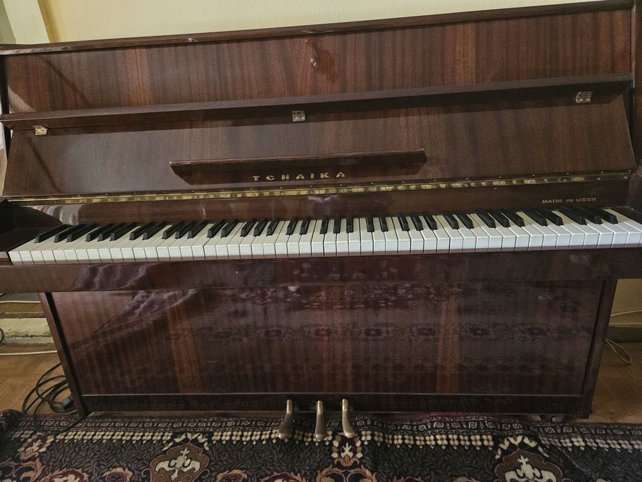 Руско пиано ЧАЙКА в отлично състояние