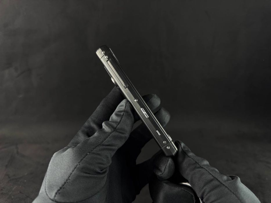 Vertu Constellation T black