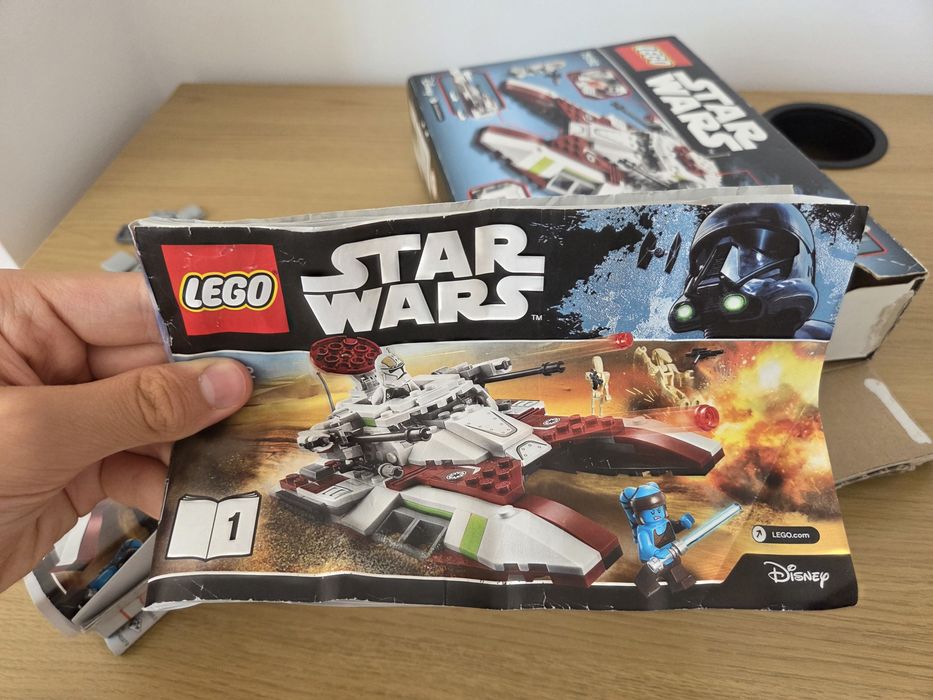 Vand Lego Star Wars 75182 in stare perfecta.