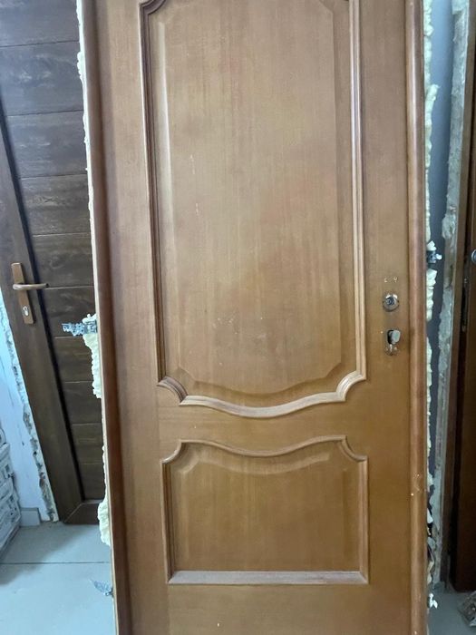Продам срочно двери межкомнатные