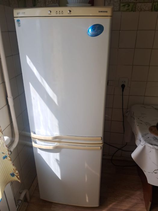 Продам холодильник Самсунг