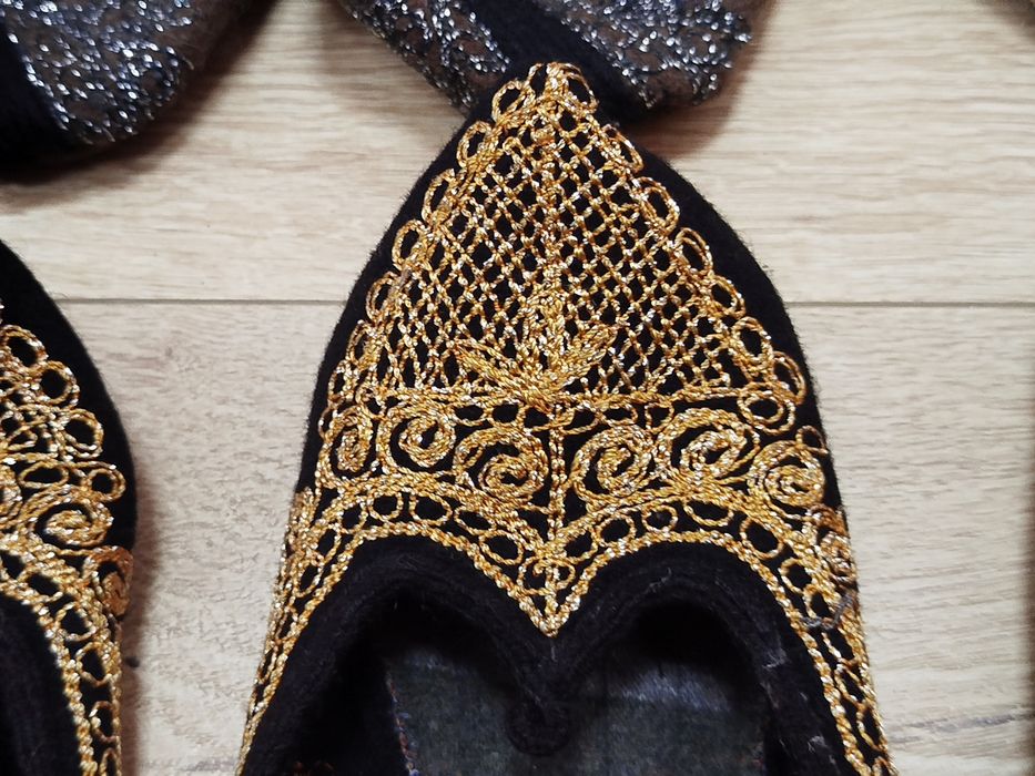 Уникални ръчно везани терлици