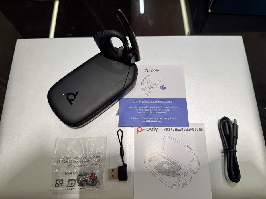Poly / Plantronics Voyager Legend 50-М UC - Безжична слушалка + кейс