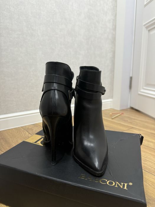 Ботильоны на шпильке