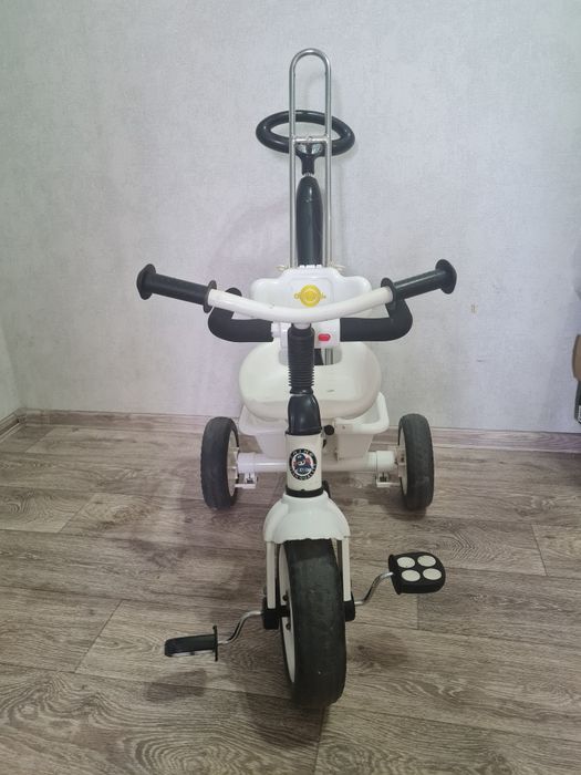 Продам трёхколёсный велосипед.