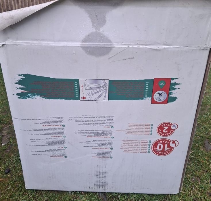 Тоалетна чиния с капак