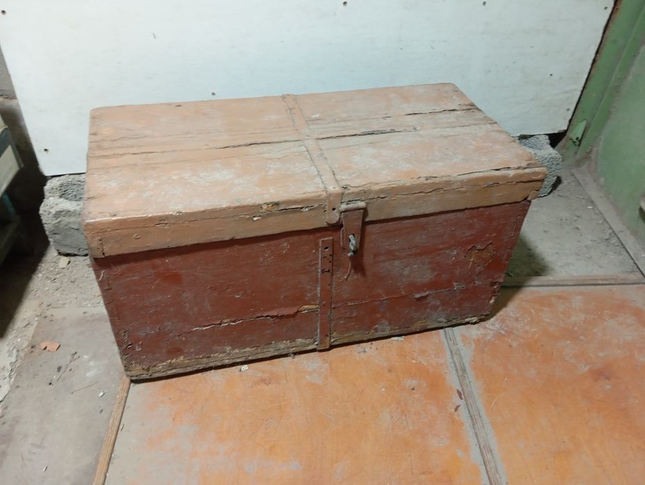 Старинный сундук деревянный для тех кто понимает в этом