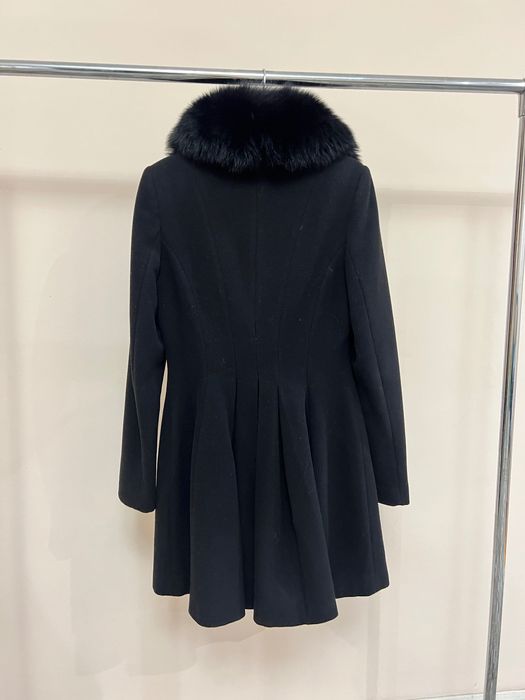 Пальто утепленное зимнее с мехом